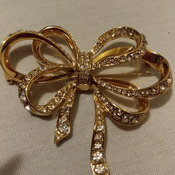 Vintage Avon Bow Brooch and Earring Set - Picture 2 of 5